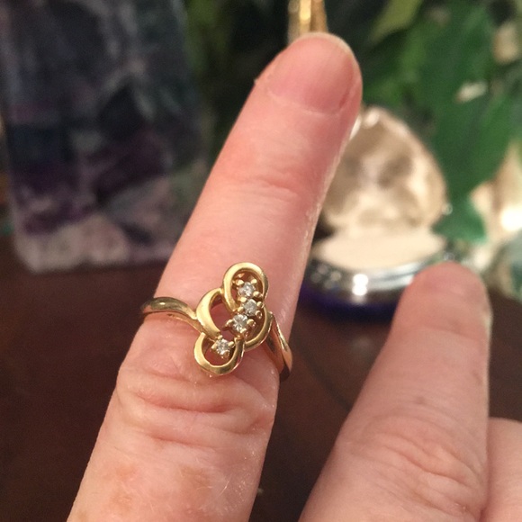 14k Gold Diamond Infinity ring - Picture 4 of 7